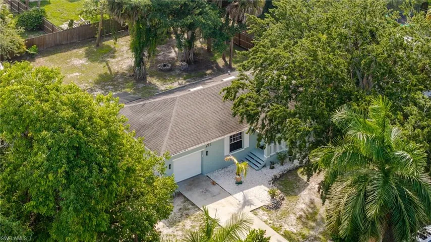 211 Palmacea Rd, Fort Myers, Florida 33905