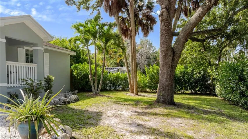 211 Palmacea Rd, Fort Myers, Florida 33905