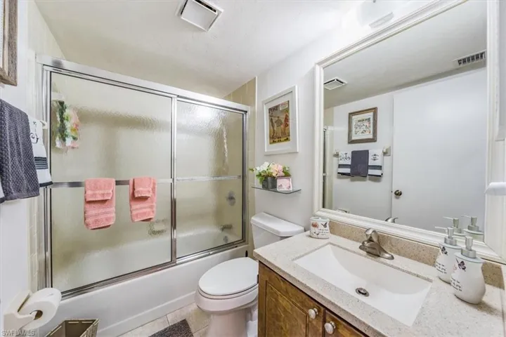 1208  Commonwealth  CIR, Naples, FL 34116