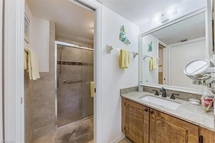 1208  Commonwealth  CIR, Naples, FL 34116