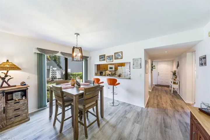 1208  Commonwealth  CIR, Naples, FL 34116