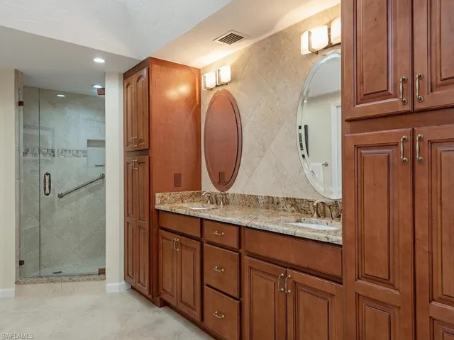 Owner's Ensuite Bathroom