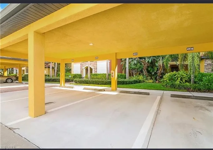 9566  TREVI  CT, Naples, FL 34113