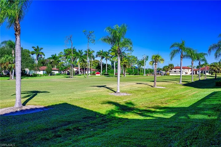 Golf course to watch the golfers