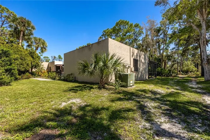 104 Pinebrook Dr, Fort Myers, Florida 33907
