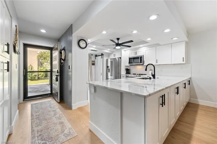 104 Pinebrook Dr, Fort Myers, Florida 33907