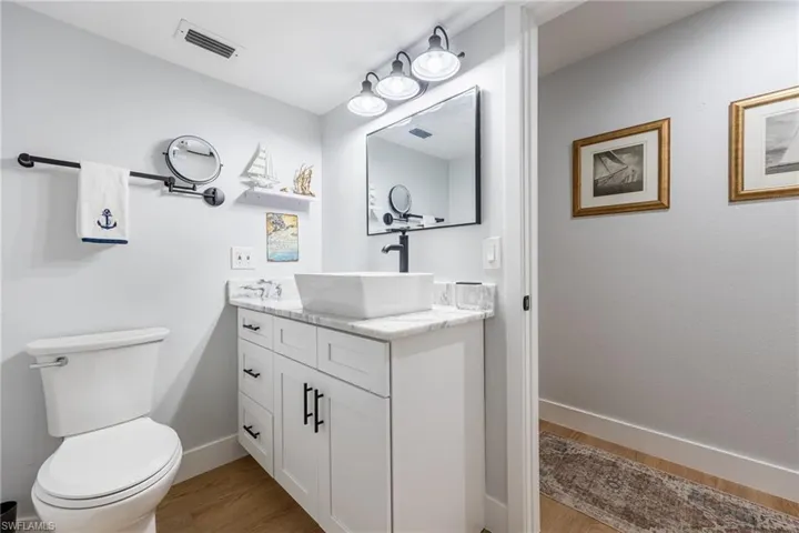 104 Pinebrook Dr, Fort Myers, Florida 33907