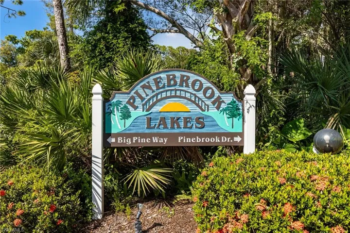 104 Pinebrook Dr, Fort Myers, Florida 33907