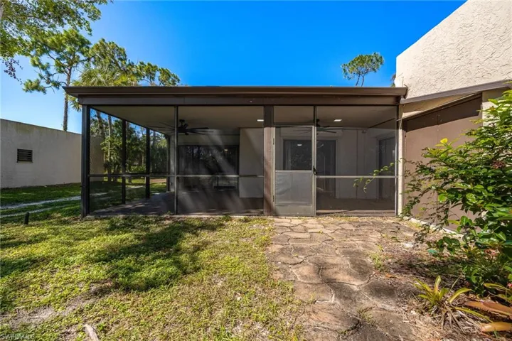 104 Pinebrook Dr, Fort Myers, Florida 33907