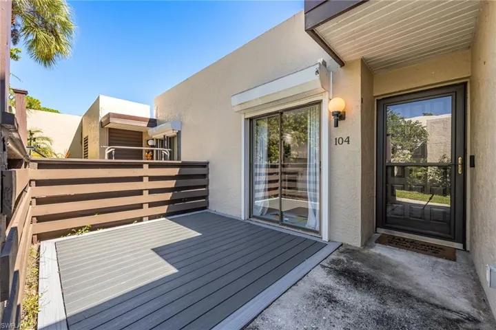 104 Pinebrook Dr, Fort Myers, Florida 33907