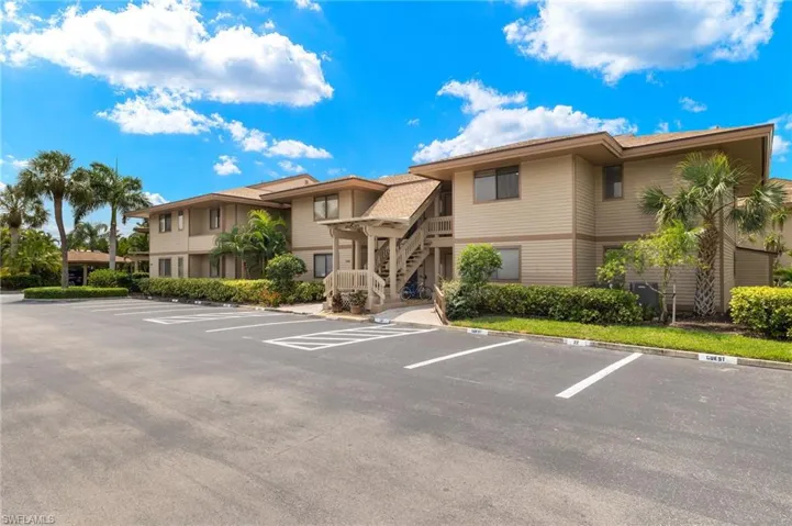 64  4th  ST, Bonita Springs, FL 34134