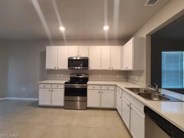 3153 Cozumel Ct, Cape Coral, Florida 33909