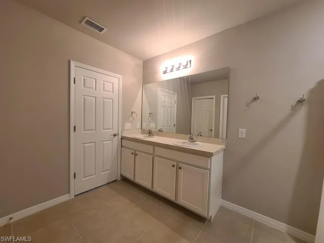 3153 Cozumel Ct, Cape Coral, Florida 33909