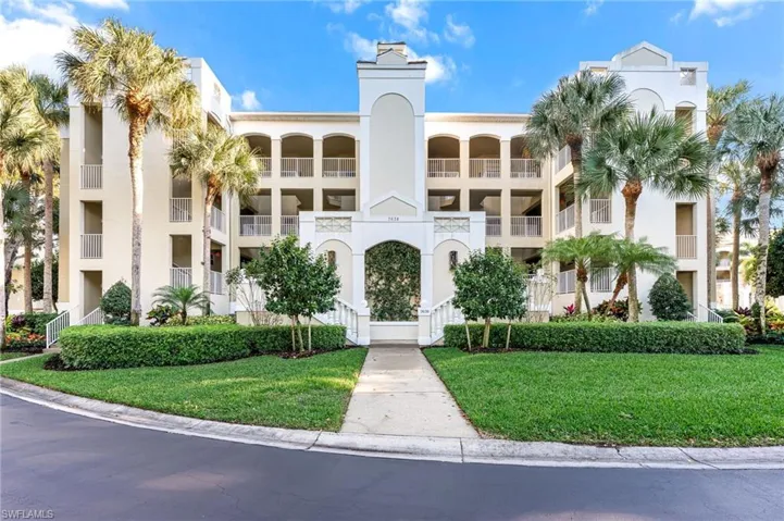 7638 Pebble Creek Cir 102, Naples, Florida 34108