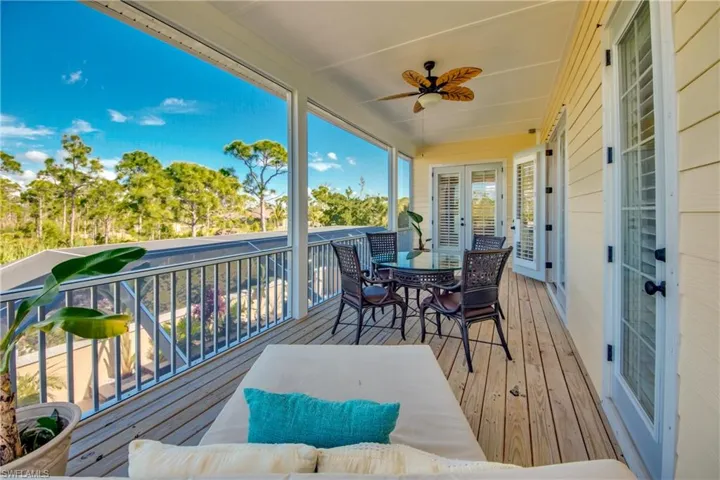 Deck with ceiling fan