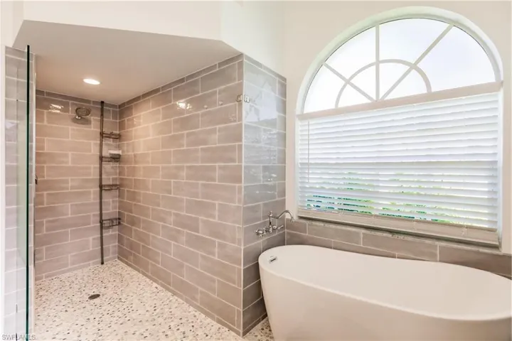 2910 37th Ter, Cape Coral, Florida 33914