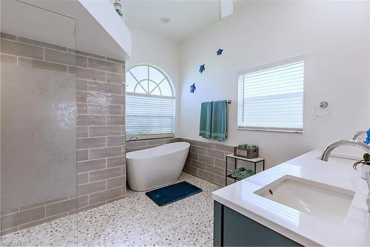 2910 37th Ter, Cape Coral, Florida 33914