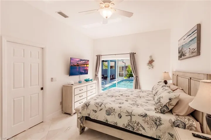 2910 37th Ter, Cape Coral, Florida 33914