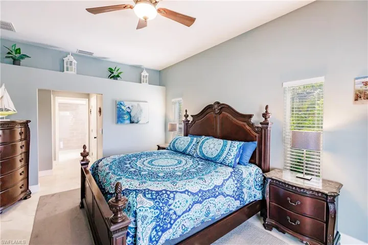 2910 37th Ter, Cape Coral, Florida 33914