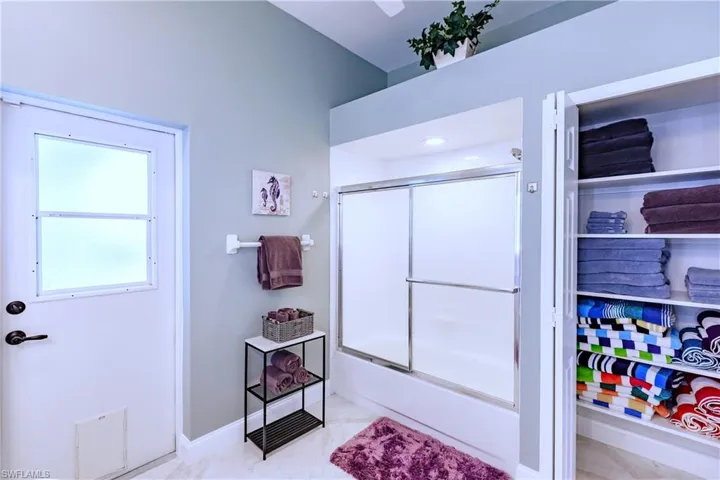 2910 37th Ter, Cape Coral, Florida 33914