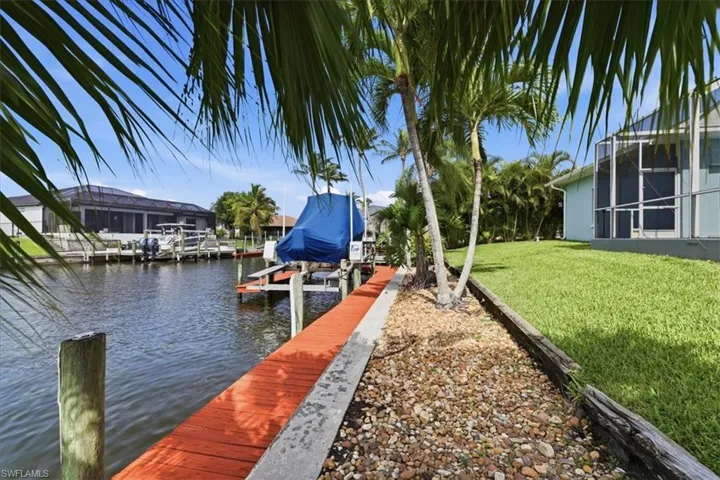 2910 37th Ter, Cape Coral, Florida 33914