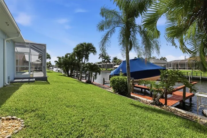 2910 37th Ter, Cape Coral, Florida 33914
