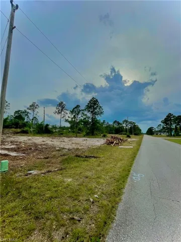 654 Raintree St E, Lehigh Acres Fl 33974