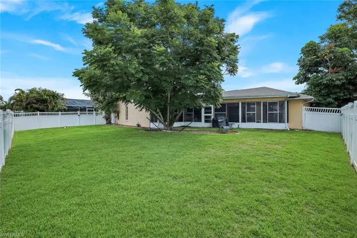 13481 Red Maple Cir, North Fort Myers, Florida 33903