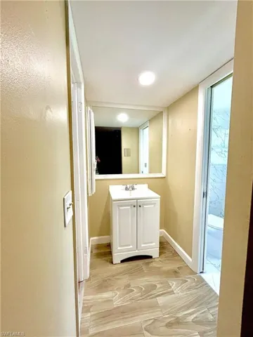 328 SE Tranquilla Ave  , Port St. Lucie, FL 34983
