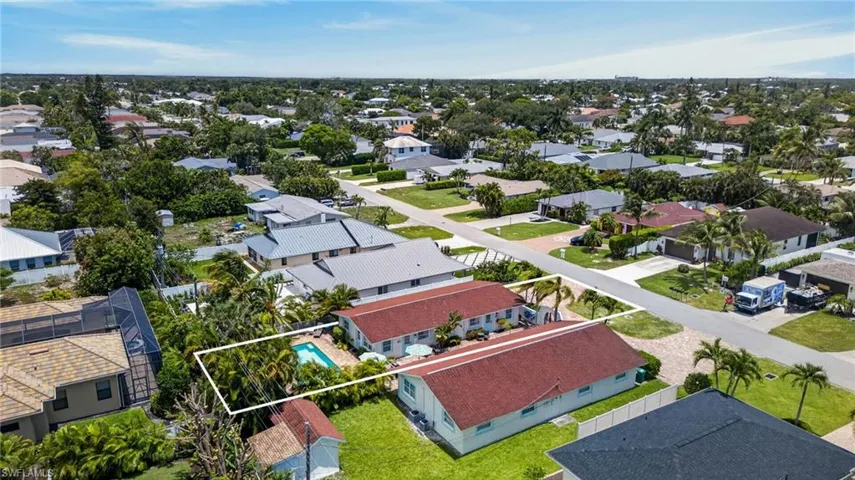 563 105th Ave N, Naples, Florida 34108