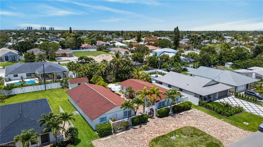 563 105th Ave N, Naples, Florida 34108