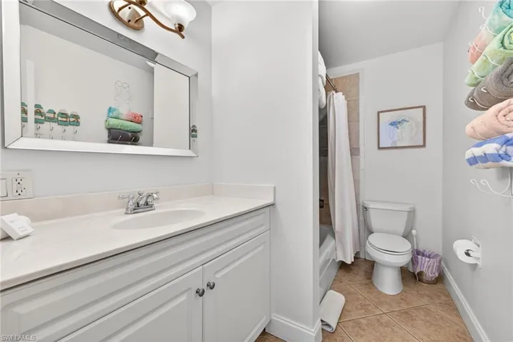563 105th Ave N, Naples, Florida 34108