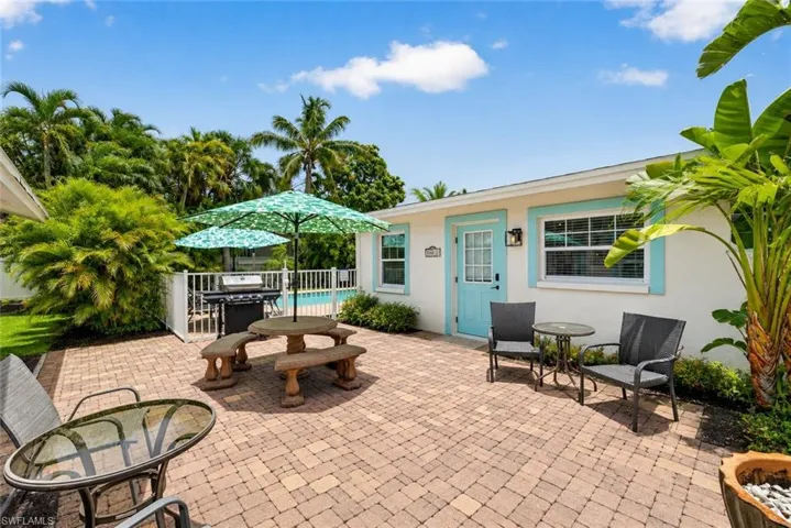 563 105th Ave N, Naples, Florida 34108