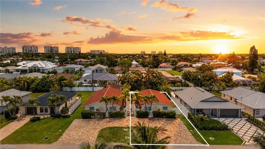 563 105th Ave N, Naples, Florida 34108