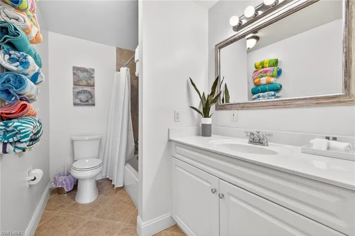 563 105th Ave N, Naples, Florida 34108