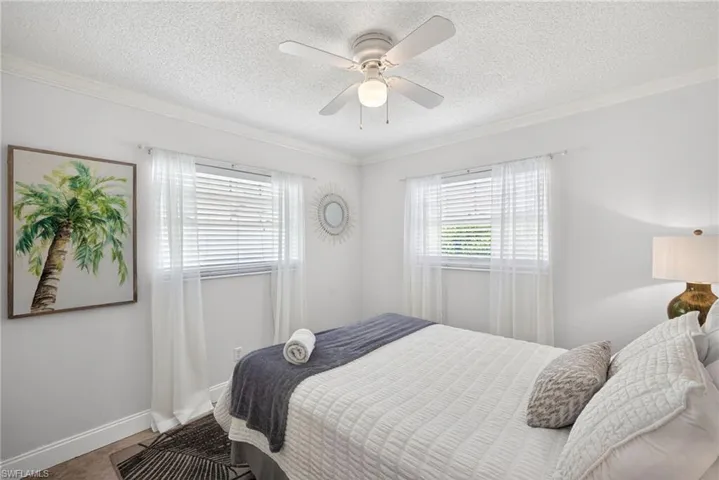 563 105th Ave N, Naples, Florida 34108