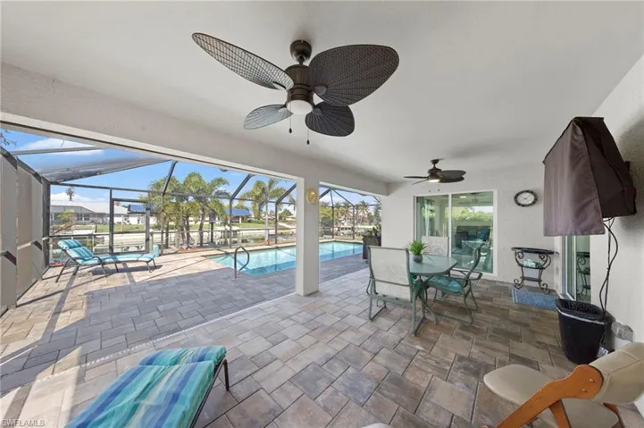 126 Se 15th Pl, Cape Coral, Florida 33990