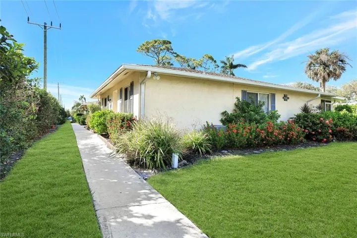 70  Glades  BLVD, Naples, FL 34112