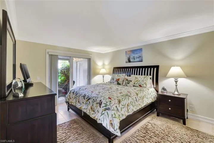 70  Glades  BLVD, Naples, FL 34112