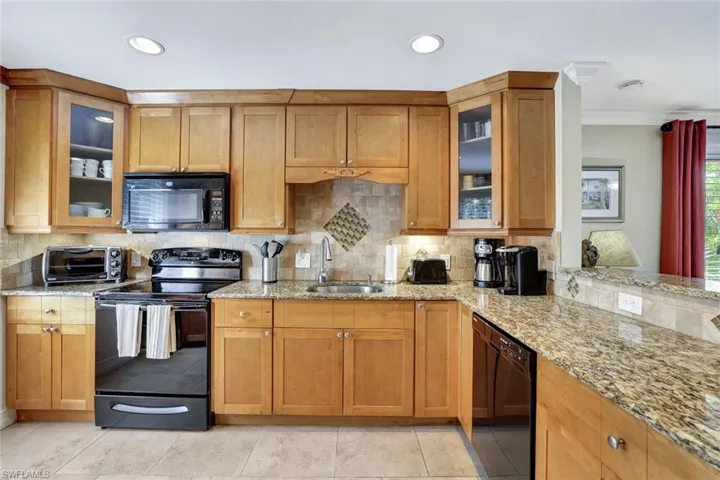 70  Glades  BLVD, Naples, FL 34112