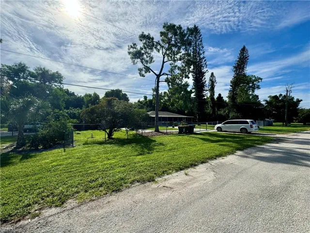 260  Rose  BLVD, Naples, FL 34119