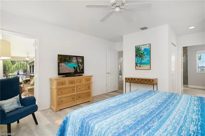 700  Diamond  CIR, Naples, FL 34110