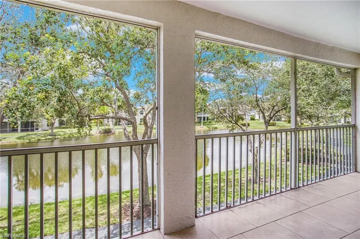 700  Diamond  CIR, Naples, FL 34110