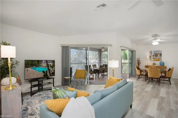 700  Diamond  CIR, Naples, FL 34110