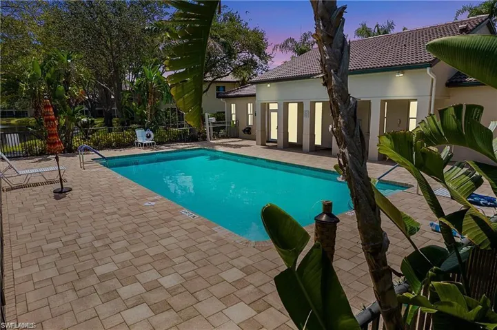 700  Diamond  CIR, Naples, FL 34110