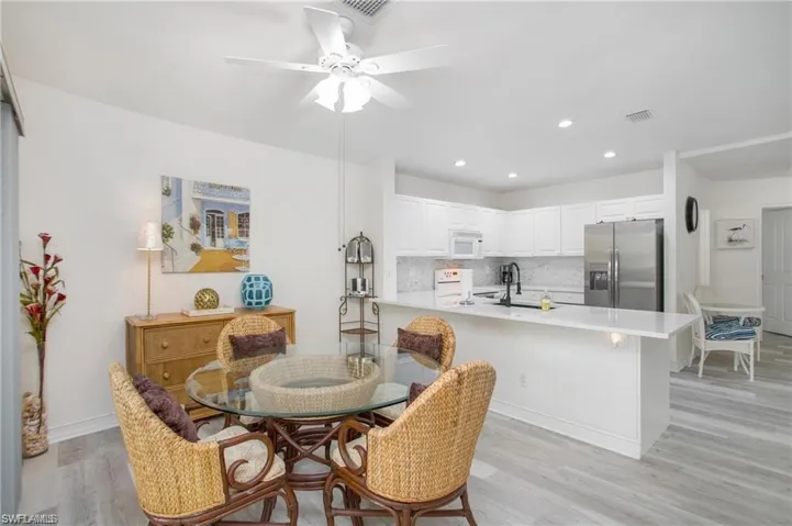 700  Diamond  CIR, Naples, FL 34110