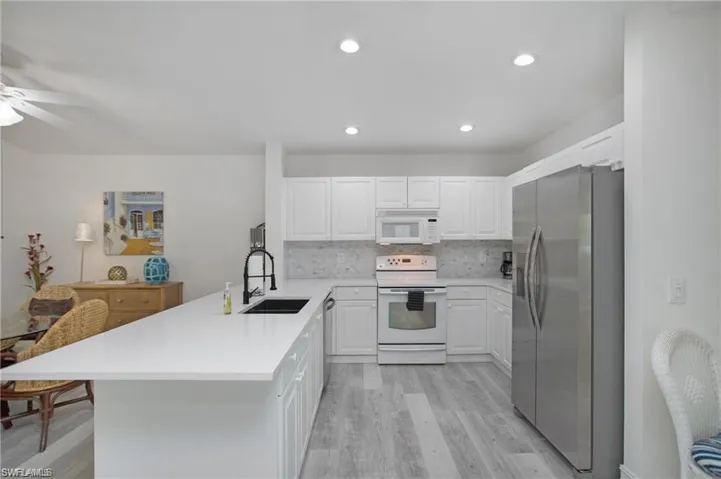 700  Diamond  CIR, Naples, FL 34110