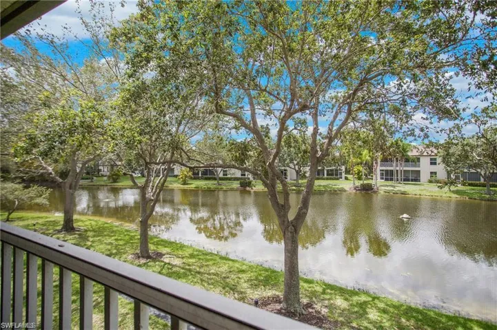 700  Diamond  CIR, Naples, FL 34110