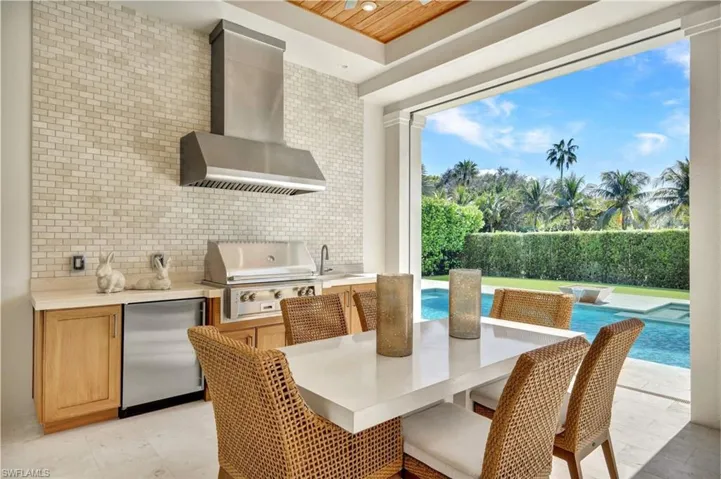 Dining room with wooden ceiling