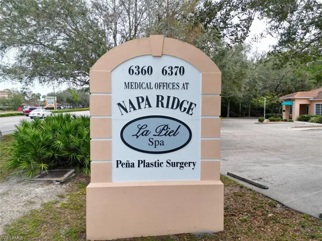 6360  Pine Ridge  RD, Naples, FL 34119